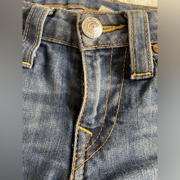 Dark and light blue authentic true religion jeans cute and stylish! - Picture 6 of 8